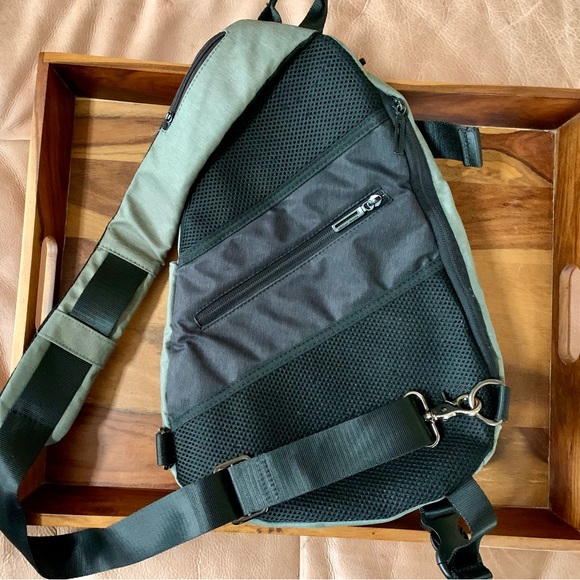 MARK RYDAN Sling Crossbody Bag - Picture 2 of 5